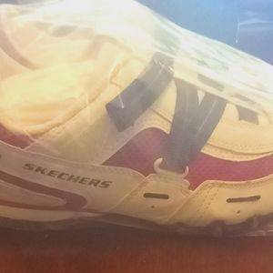 New Size 7 Skechers tennis shoes